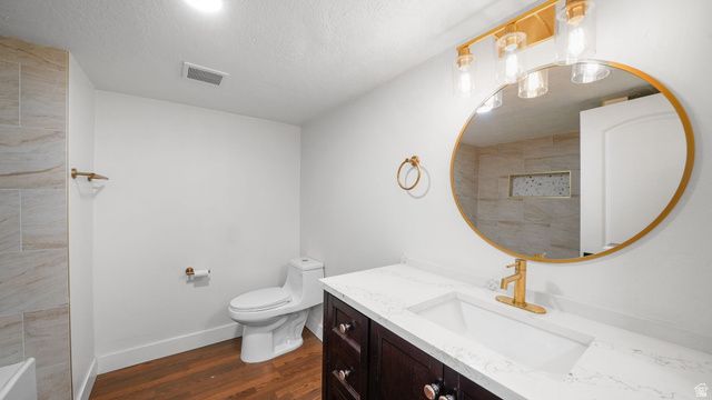 552 E CHELSEA DR, Bountiful, UT 84010