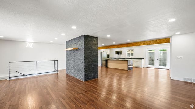 552 E CHELSEA DR, Bountiful, UT 84010