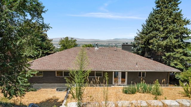 552 E CHELSEA DR, Bountiful, UT 84010