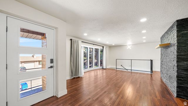 552 E CHELSEA DR, Bountiful, UT 84010