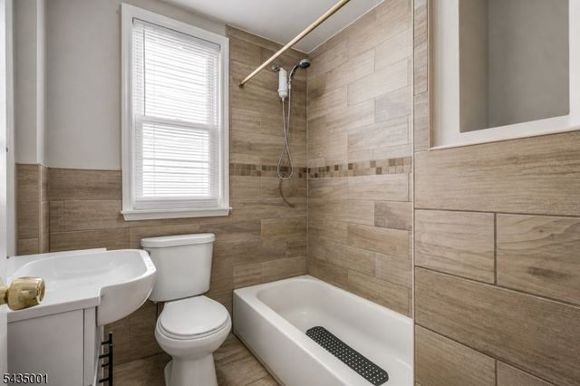 29 W 12Th St, Linden City, NJ 07036