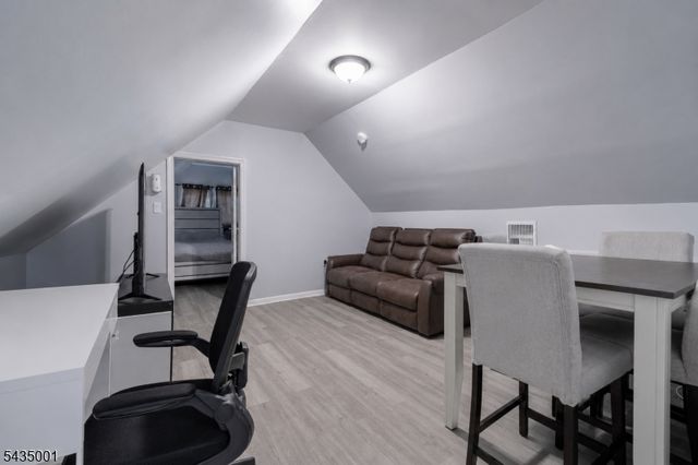 29 W 12Th St, Linden City, NJ 07036