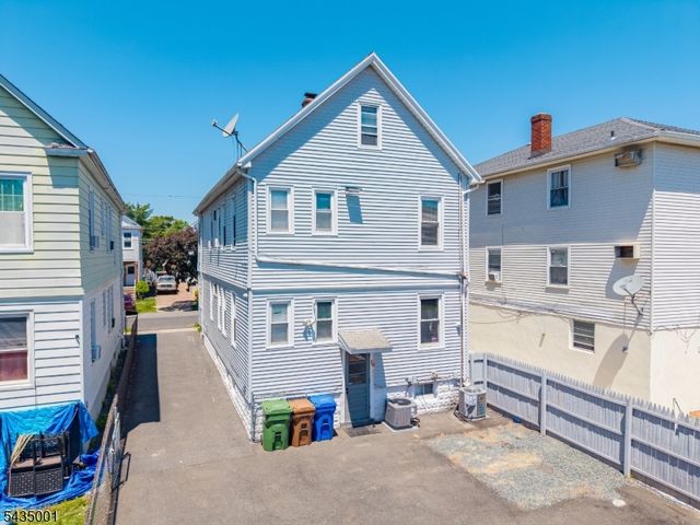 29 W 12Th St, Linden City, NJ 07036