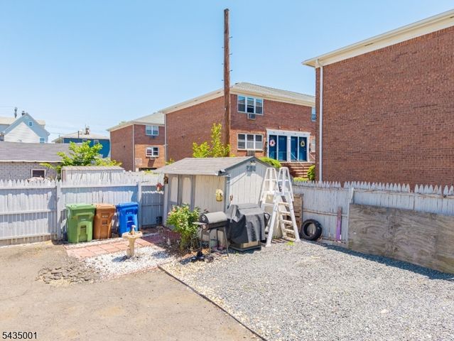 29 W 12Th St, Linden City, NJ 07036