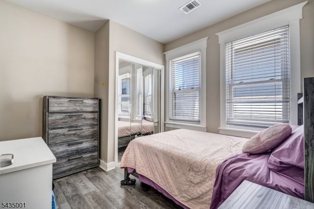 29 W 12Th St, Linden City, NJ 07036