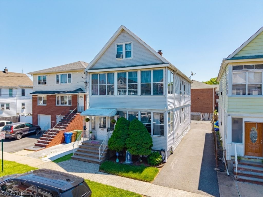 29 W 12Th St, Linden City, NJ 07036