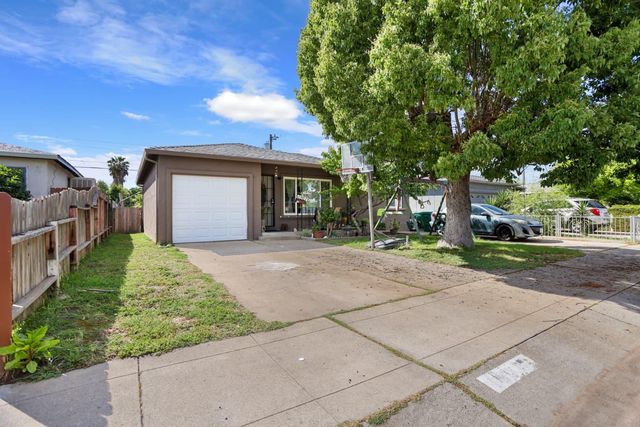 1507 S SACRAMENTO St, Lodi, CA 95240