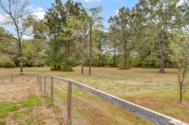 36 Trail Of Tears Drive, Marshfield, MO 65706