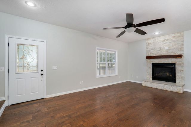 36 Trail Of Tears Drive, Marshfield, MO 65706