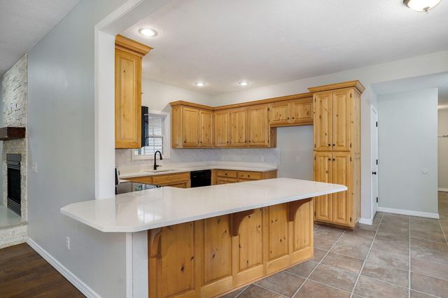 36 Trail Of Tears Drive, Marshfield, MO 65706