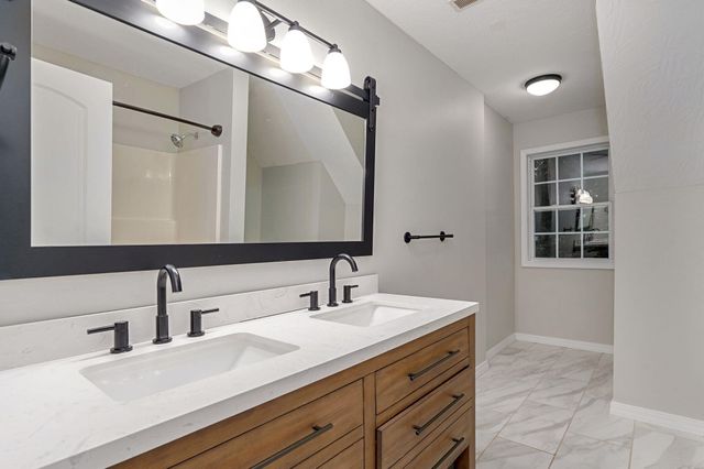 36 Trail Of Tears Drive, Marshfield, MO 65706