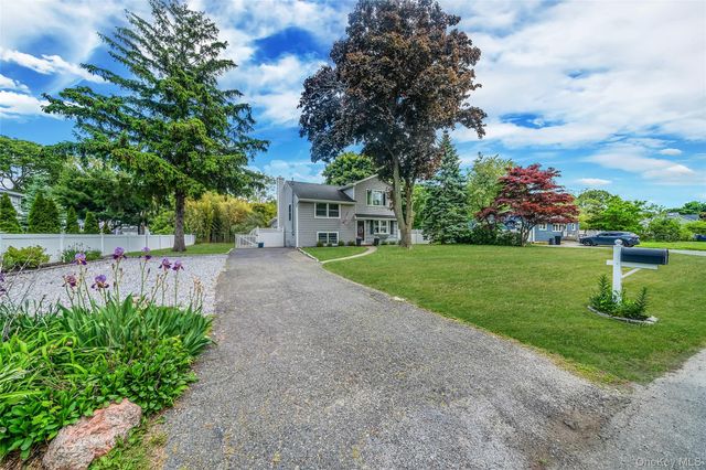 577 Oak Avenue, Bohemia, NY 11716
