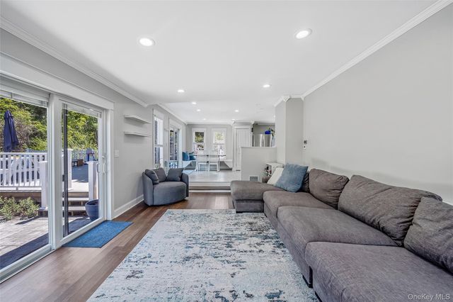 577 Oak Avenue, Bohemia, NY 11716