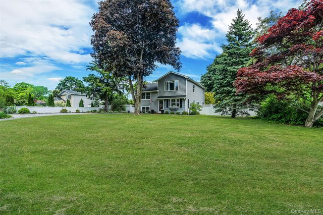 577 Oak Avenue, Bohemia, NY 11716