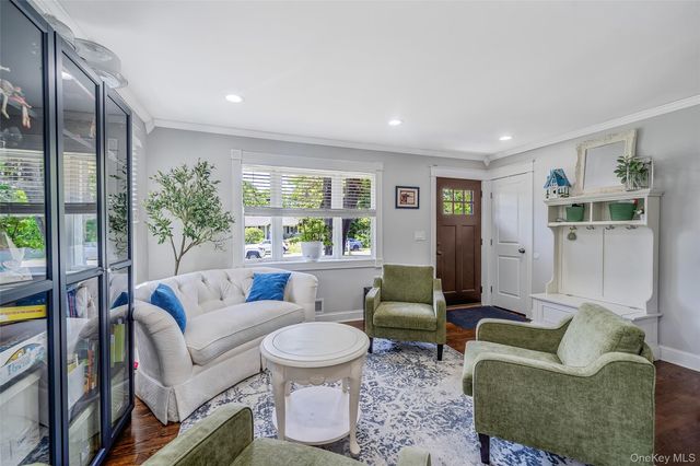 577 Oak Avenue, Bohemia, NY 11716