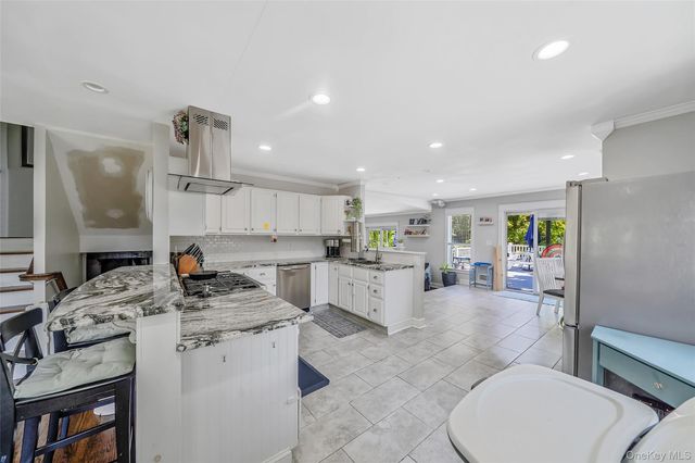 577 Oak Avenue, Bohemia, NY 11716