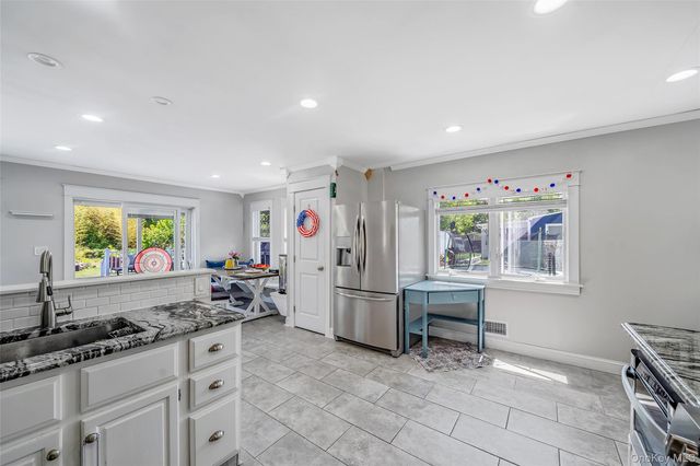 577 Oak Avenue, Bohemia, NY 11716