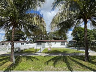 821 Curtiss Dr, Opa-locka, FL 33054
