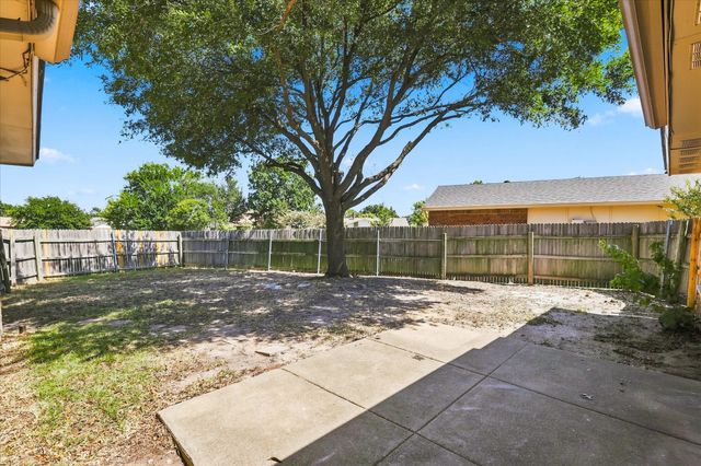 411 Clear Creek Lane, Coppell, TX 75019