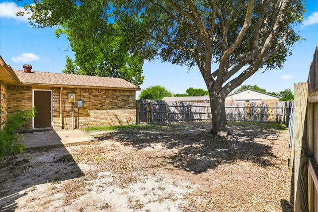 411 Clear Creek Lane, Coppell, TX 75019