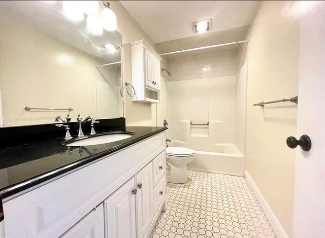 350 Neponset L, Canton, MA 02021