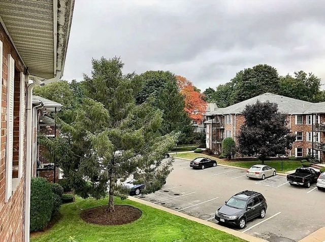 350 Neponset L, Canton, MA 02021