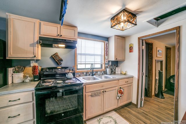 297 Chaparral Dr, Bandera, TX 78003