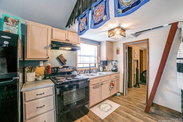 297 Chaparral Dr, Bandera, TX 78003