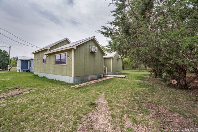 297 Chaparral Dr, Bandera, TX 78003