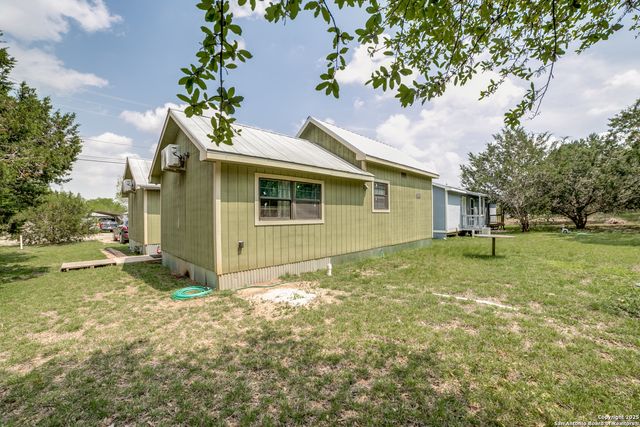297 Chaparral Dr, Bandera, TX 78003