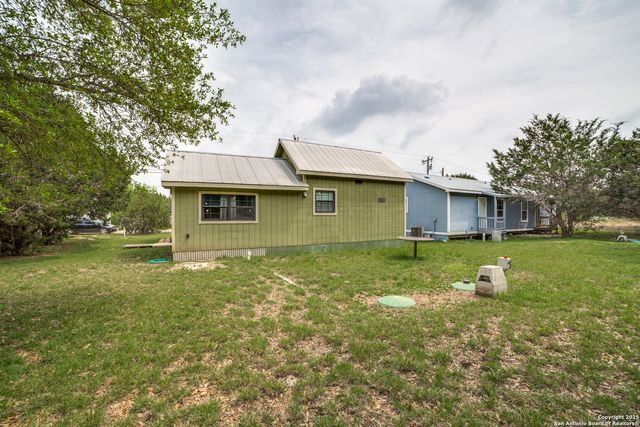 297 Chaparral Dr, Bandera, TX 78003