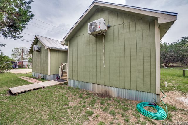 297 Chaparral Dr, Bandera, TX 78003