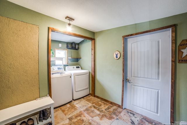 297 Chaparral Dr, Bandera, TX 78003