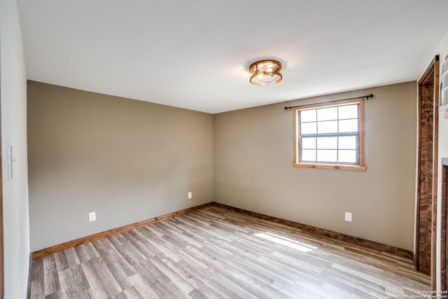 297 Chaparral Dr, Bandera, TX 78003