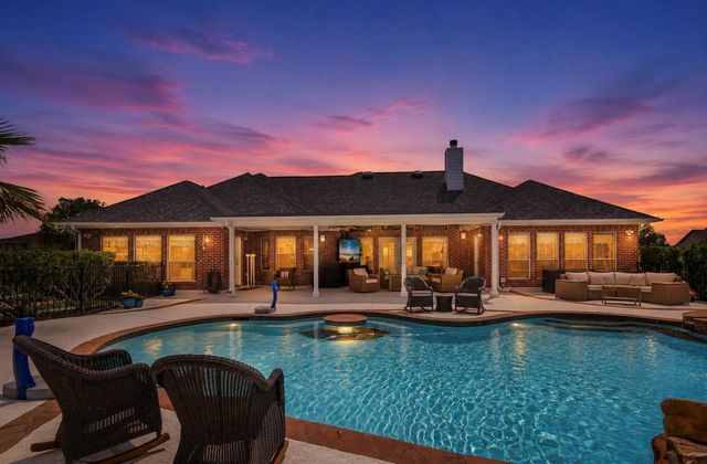 143 Lago Circle Drive N, Santa Fe, TX 77517