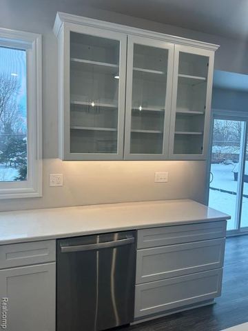 28341 Alycekay Street, Farmington, MI 48334