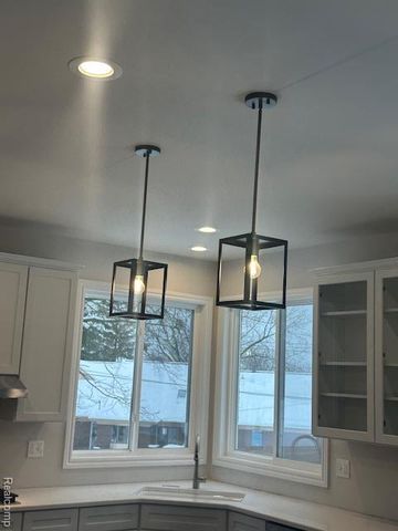 28341 Alycekay Street, Farmington, MI 48334