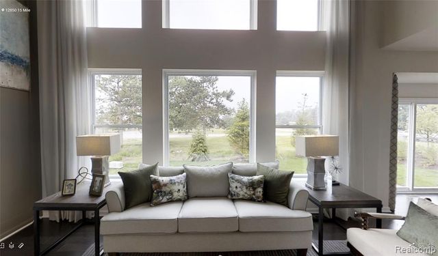 28341 Alycekay Street, Farmington, MI 48334