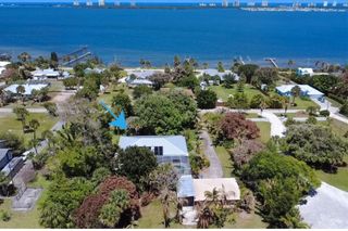 105 Sheridan Lane, Jensen Beach, FL 34957