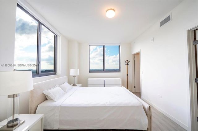 999 SW 1st Ave 2904, Miami, FL 33130