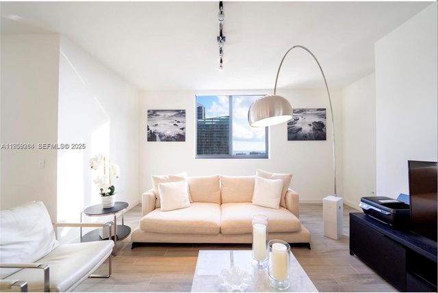 999 SW 1st Ave 2904, Miami, FL 33130