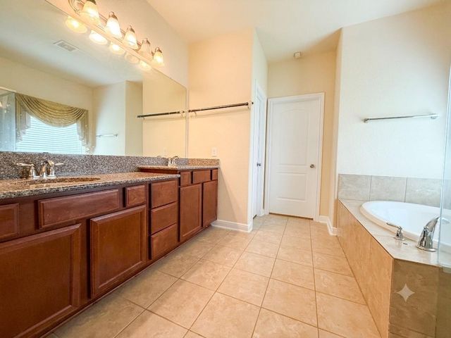 2818 Krenek Court, Rosenberg, TX 77471