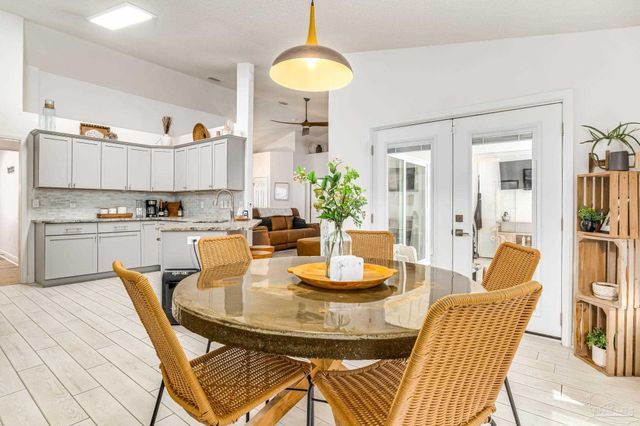 2953 Duke Dr, Gulf Breeze, FL 32563