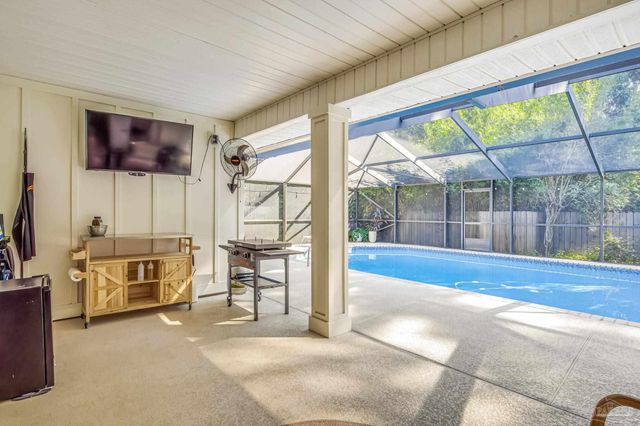 2953 Duke Dr, Gulf Breeze, FL 32563