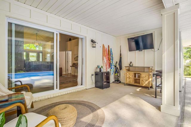 2953 Duke Dr, Gulf Breeze, FL 32563