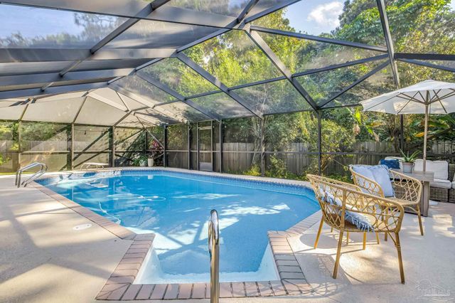 2953 Duke Dr, Gulf Breeze, FL 32563