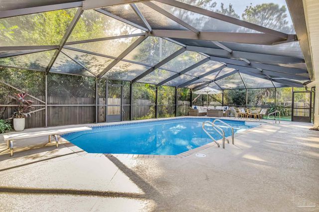 2953 Duke Dr, Gulf Breeze, FL 32563