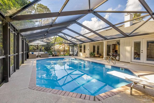 2953 Duke Dr, Gulf Breeze, FL 32563