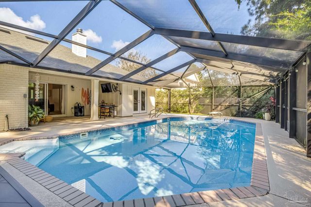 2953 Duke Dr, Gulf Breeze, FL 32563