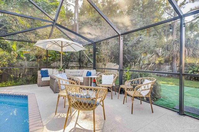 2953 Duke Dr, Gulf Breeze, FL 32563